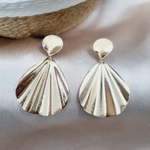 Load image into Gallery viewer, Shell Shaped Drop Earring
